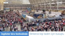 Binlerce İngiliz Bira Festivalinde